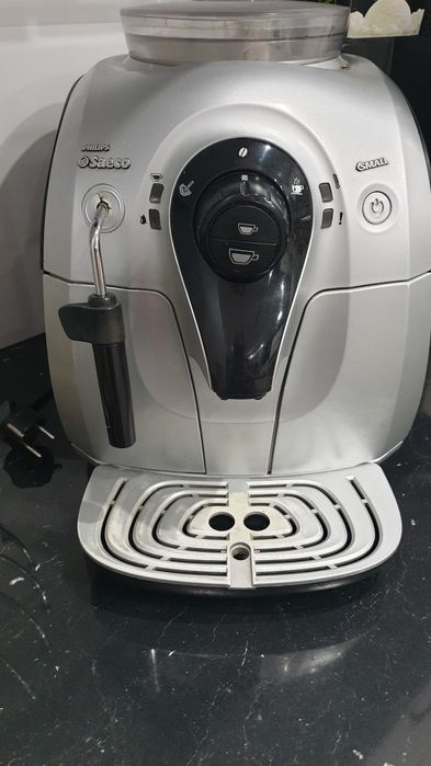Ciśnieniowy ekspres do kawy ziarnistej Saeco Philips Xsmall HD8745