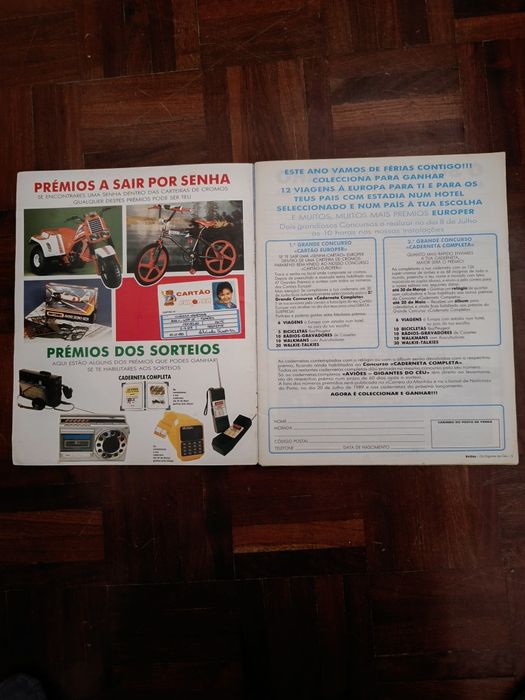 Caderneta de cromos incompleta Aviões os gigantes do céu