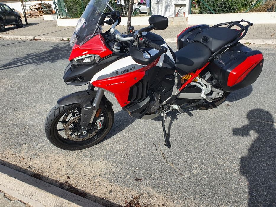 Vendo Ducati Multistrada V4S de 06/2022