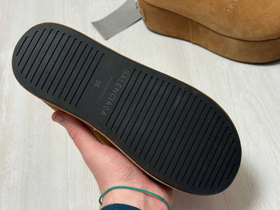 UGG Balenciaga Alaska Soft Platform – верблюжий колір