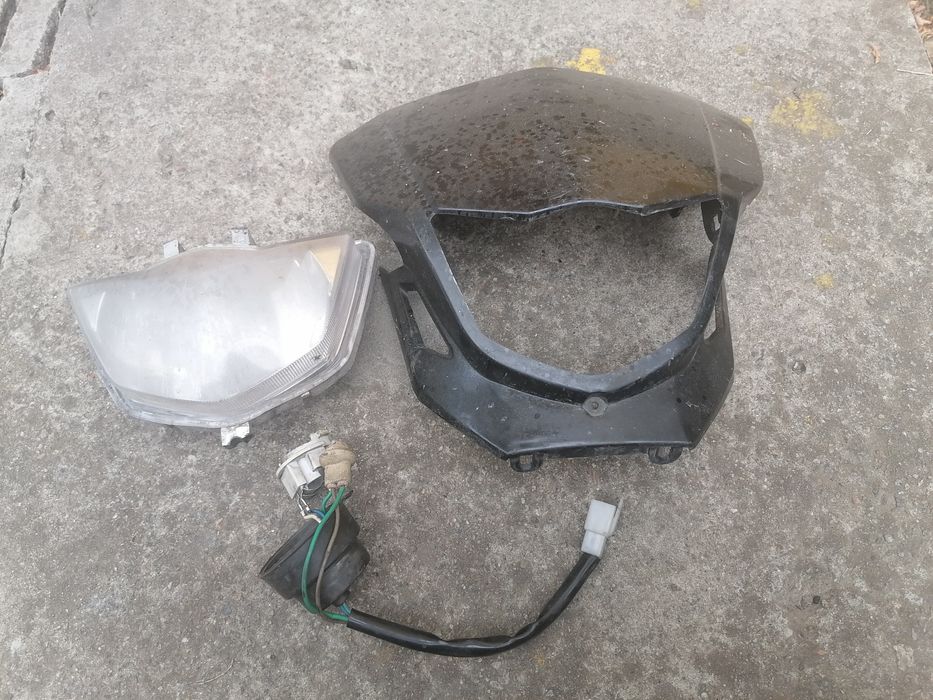 Обтекатель обтічник з фарою і проводкою