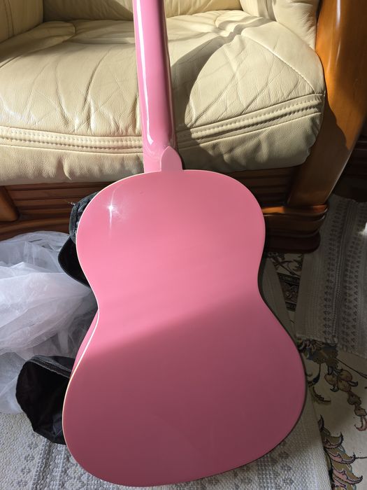 Guitarra Eko 3/4 Rosa completamente nova