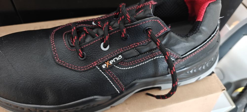 Sapato de proteção exena novos  n45