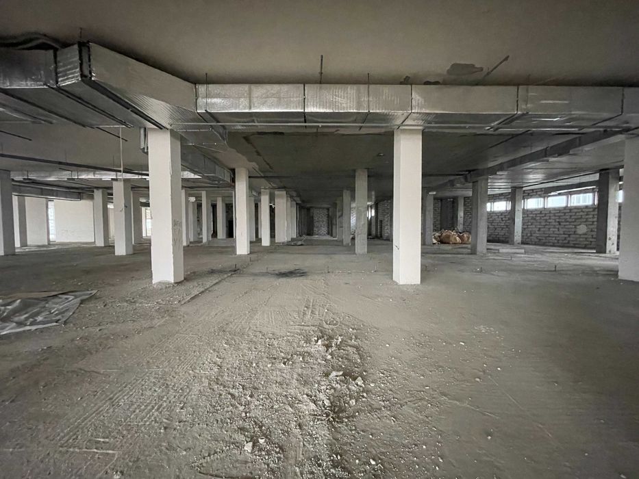 Фасадне приміщення комерційного призначення