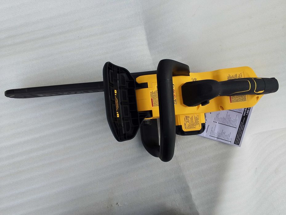 Акумуляторна ланцюгова пила DeWALT DCCS621