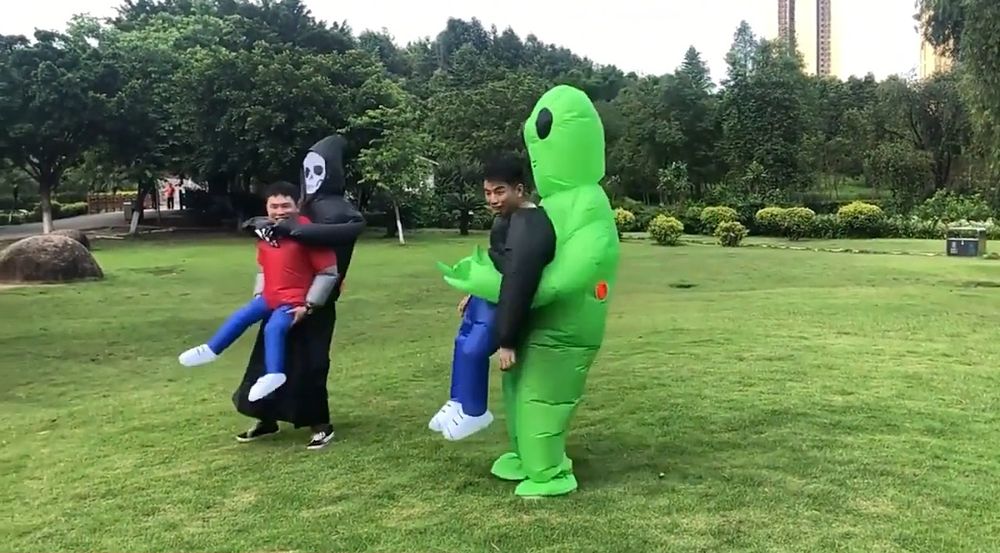 Надувний костюм прибульця, інопланетянина, гуманоїда. Косплей. Прикол