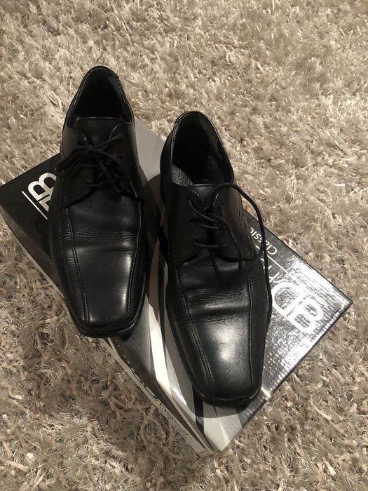 Sapatos pretos homem