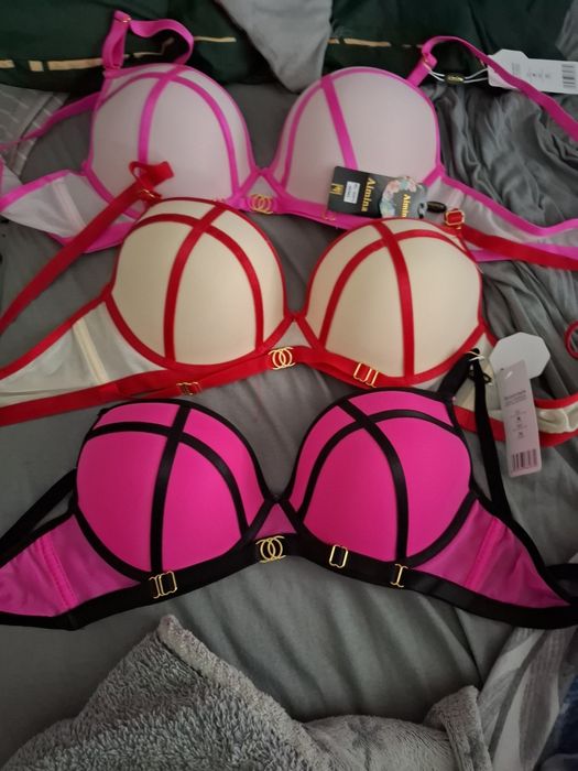 Super Biustonosze 80b