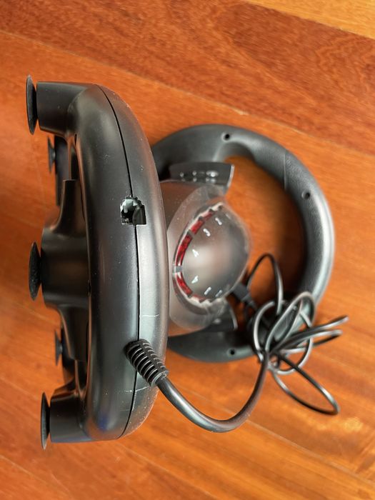 Volante Super Drive 400 – Quase Novo | PS4 · Xbox One · PC · PS3