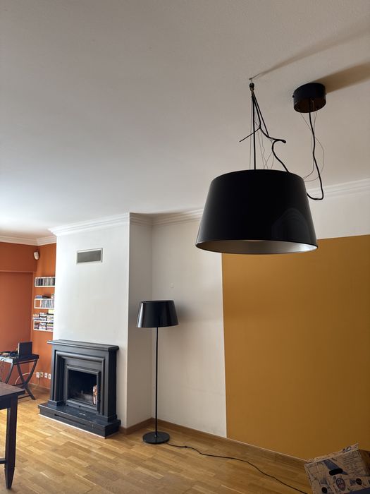 Conjunto 2 candeeiros Ikea, tecto e chão