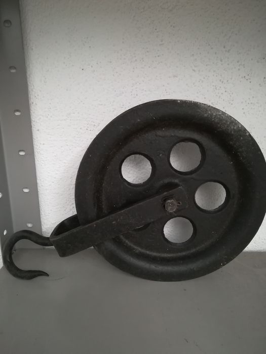 Roldana em ferro para guindaste