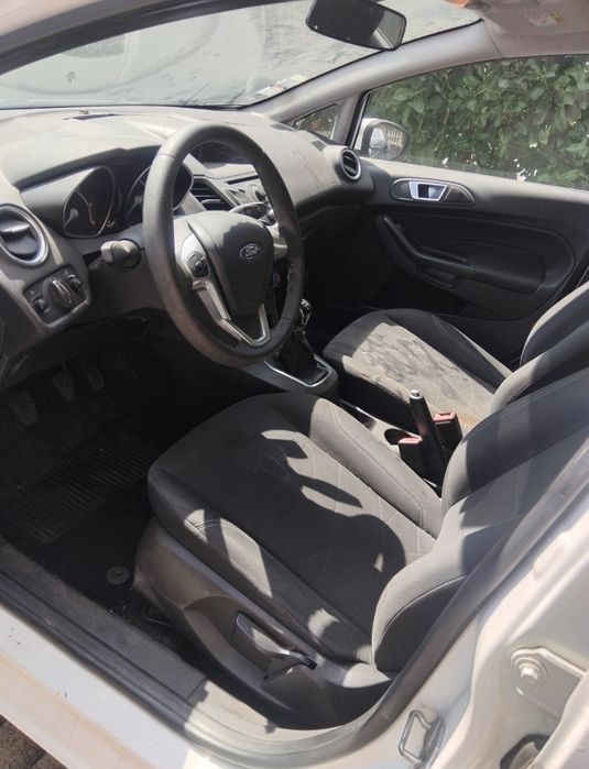 Vendo ford fiesta VI  1.5 tdci de 2013 nacional  acidentado salvado