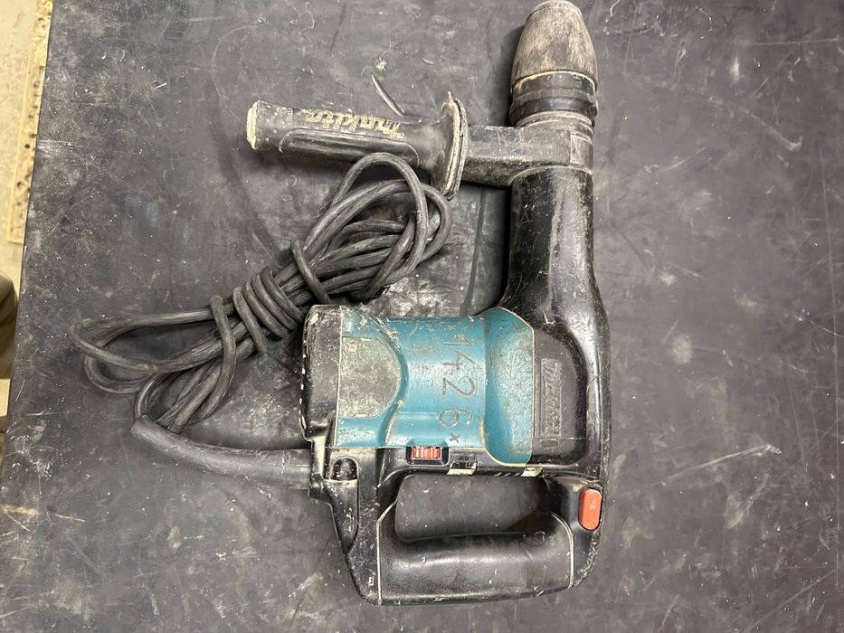 Młot Udarowy MAKITA HM0860C Używany