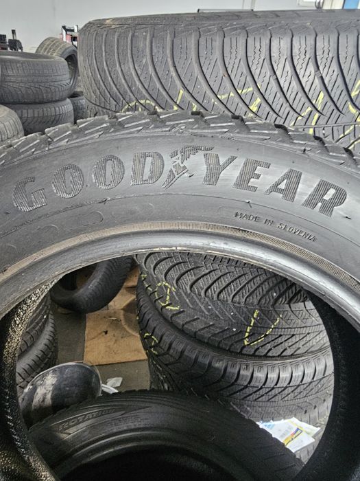 205/55R16 Goodyear Vector4Sea