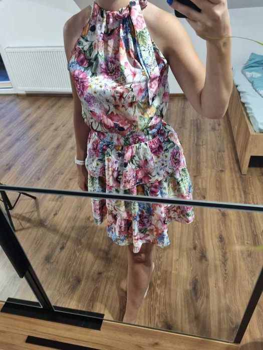 Piękna sukienka Mosquito