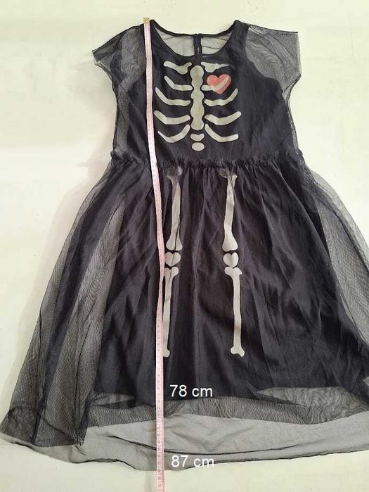 Vestido H&M de esqueleto Halloween para 8-9 anos (134cm)