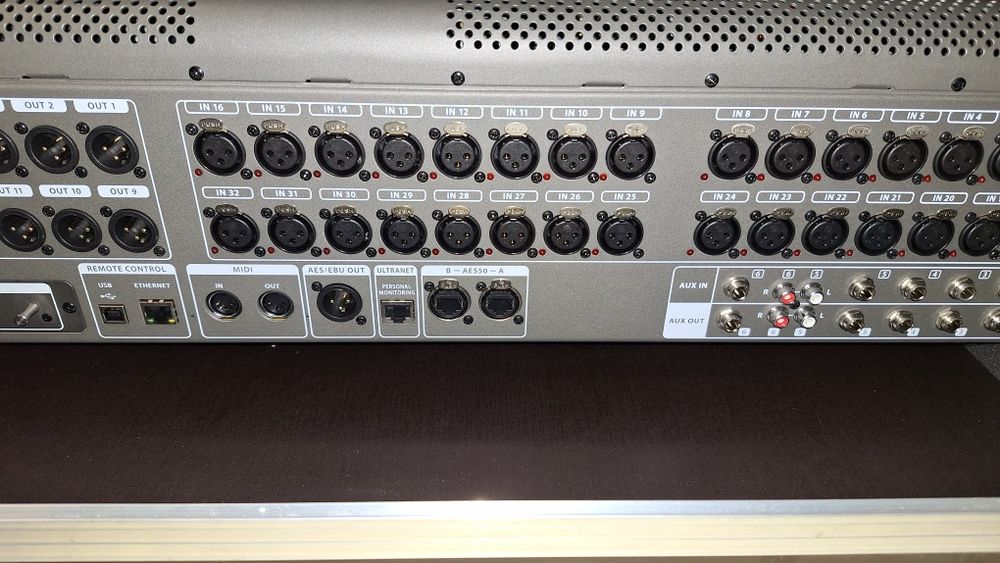 Mesa de mistura Behringer X32