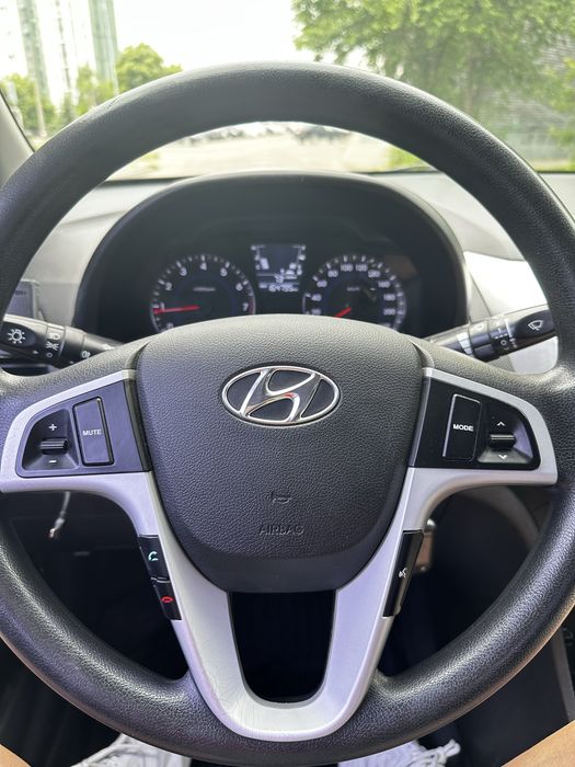 Hyundai Accent 2013 газ-бензин