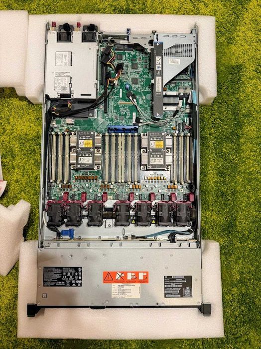 HP ProLiant DL360 Gen10 (4x LFF)