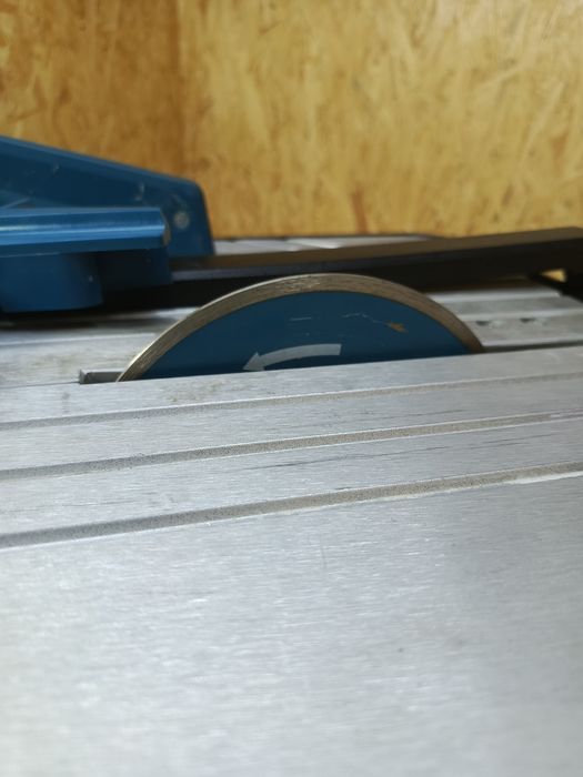 Przecinarka do glazury na wodę