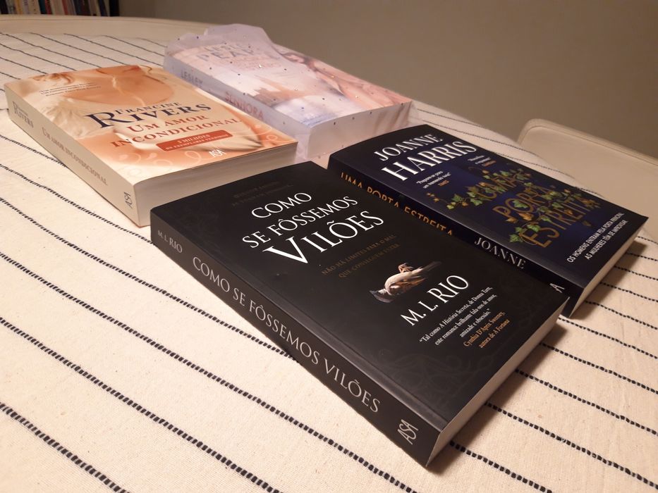4 livros: Francine Rivers, Lesley Pearse, M. L. Rio, Joanne Harris