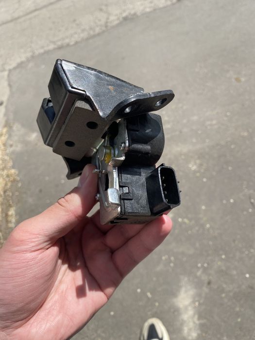 Замок задній Hyundai IX35, i30, kia Ceed
