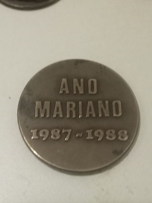 Porta chaves e medalha em metal/ broze
