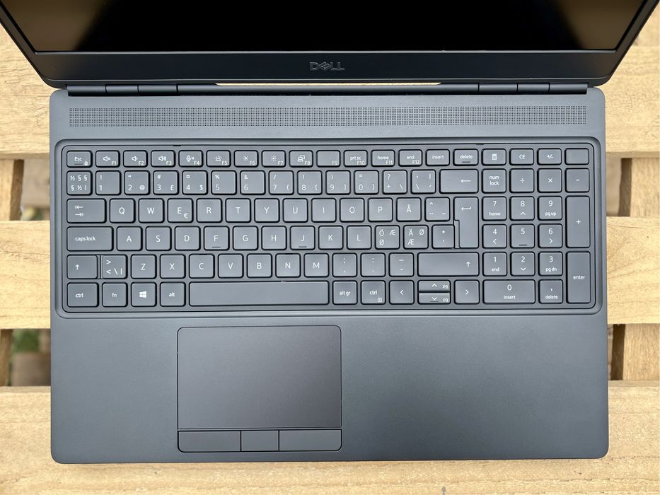 RTX 5000 16GB/Dell Precision 7550/i7-10875H/32GB+SSD 1TB/15.6"FHD IPS
