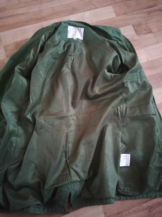 Куртка демісезонна оливкова зелена