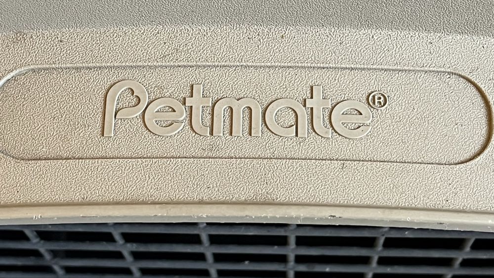 Caixa grande para transporte de animais Petmate, em bom estado