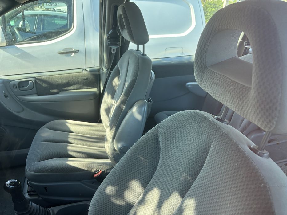 CHRYSLER Voyager - 7 Lugares