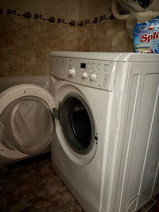 Пральна Машинка INDESIT