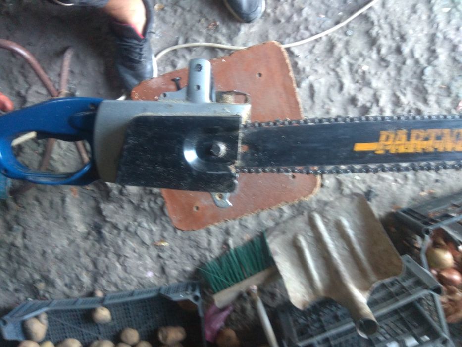 Продам електропилу партнер