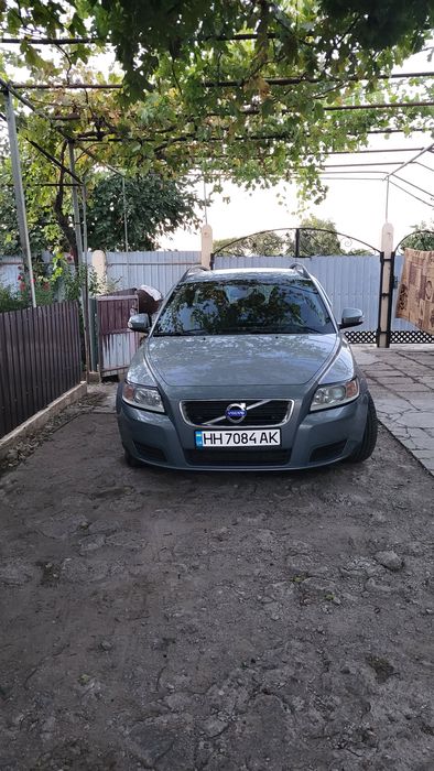 Вольво v50  1,6