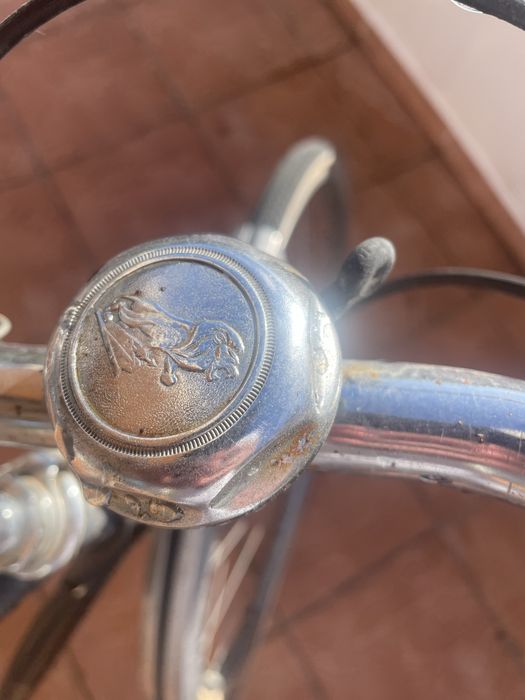 Bicicleta antiga Peugeot