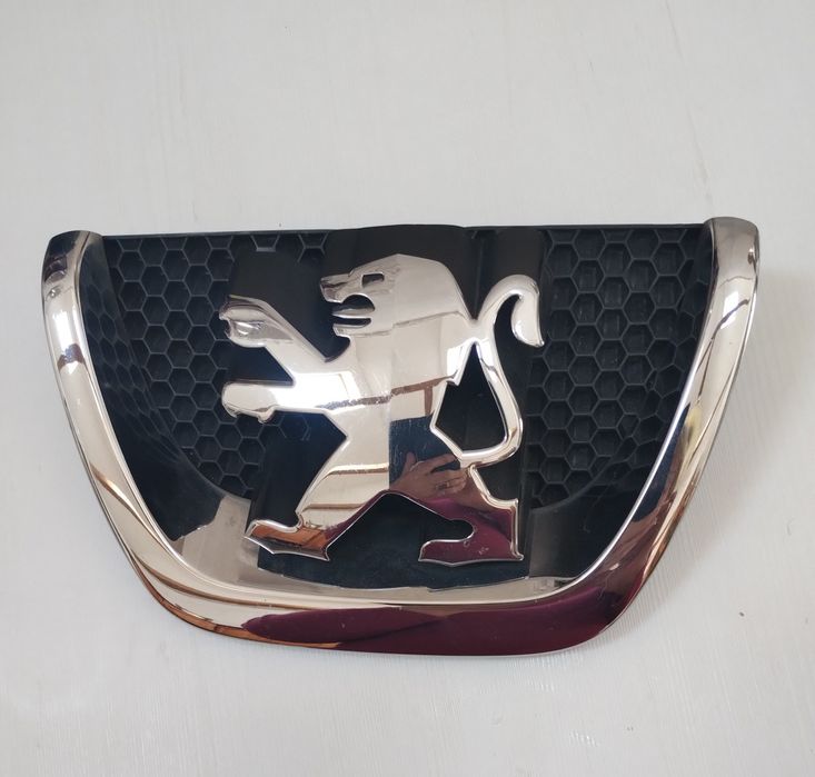 Znaczek peugeot 207 - logo maski rok produkcji 2010 po liftingu