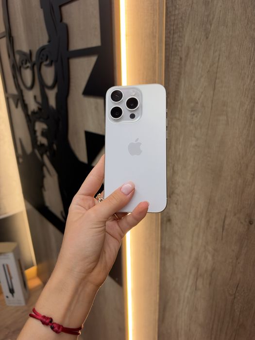 Б/у IPHONE 15Pro Max 1TB White Titanium Neverlock Костюшка,5 igran d