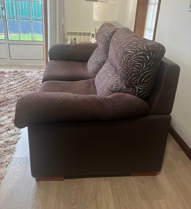 Conjunto de sofás em bom estado – pronto a usar!