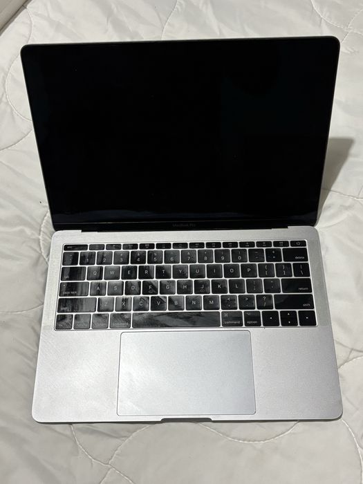 Macbook Pro 2017446616600744437760