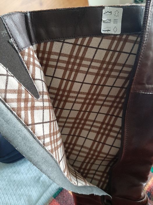 Botas cano alto praticamente novas
