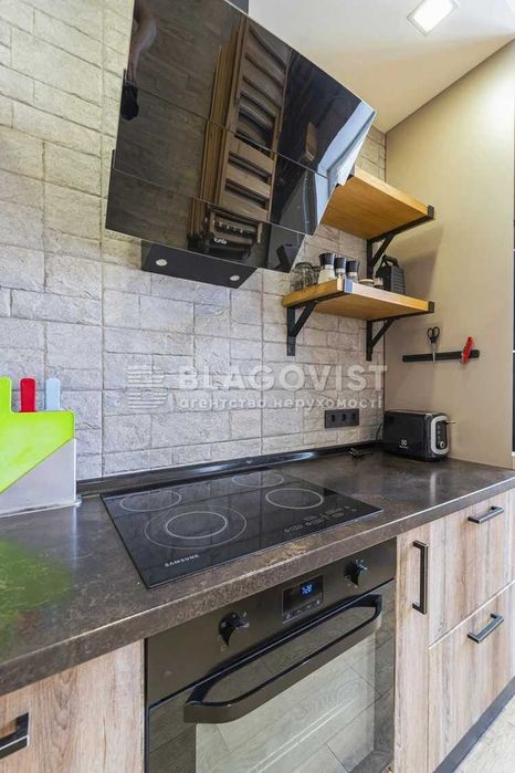 Продаж! Хостел! Цікава пропозиція! метро Контрактова 5хв пішки