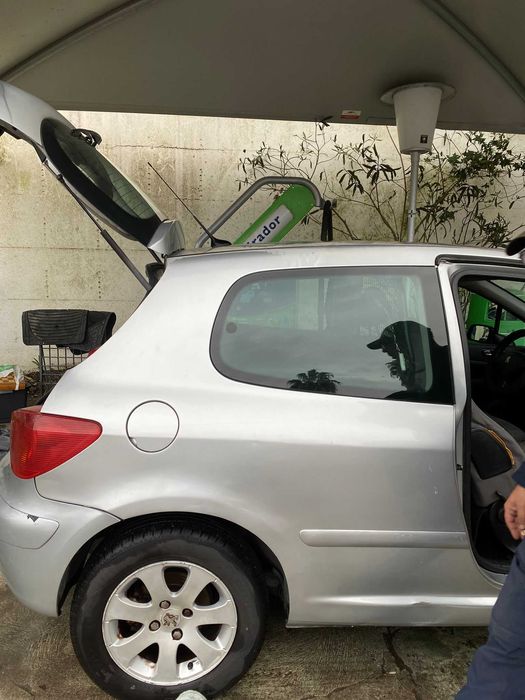 peogeot comercial 2003