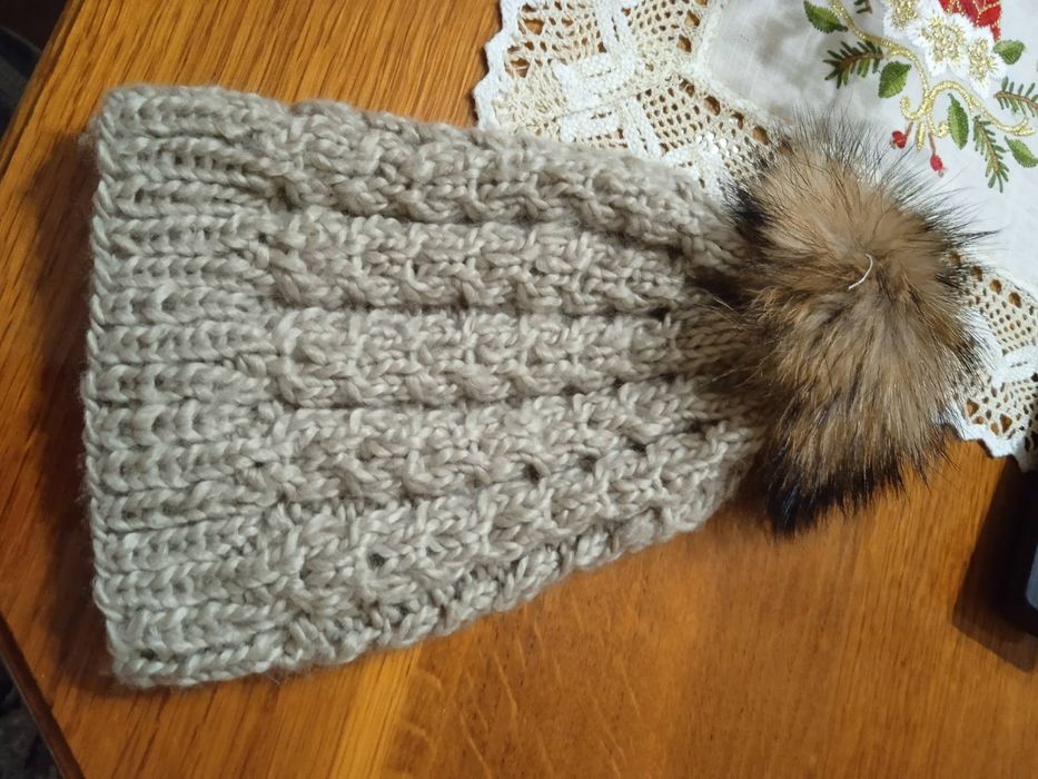 Шапки теплі ручної роботи нові