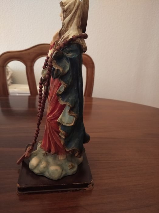 Estátua Coração de Maria com terço