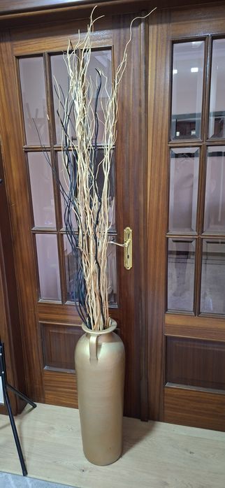 Jarra decorativa de chão com ramos — 20€
