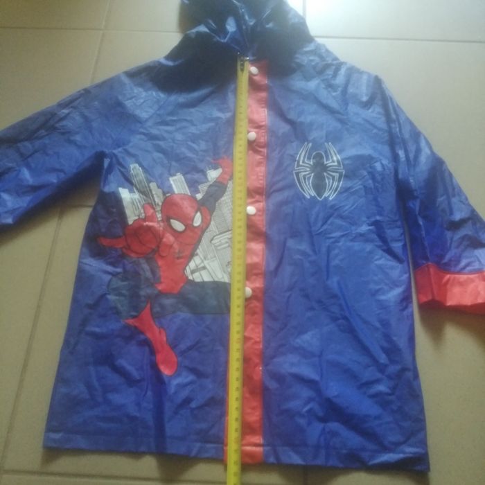 Płaszczyk przeciwdeszczowy na 104 cm Spiderman