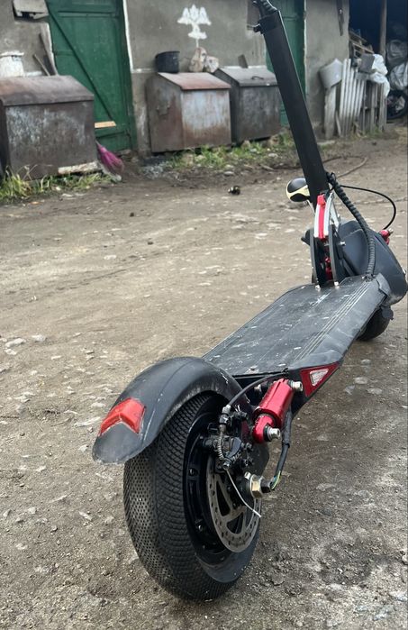 Електросамокат tesla рік випуску 2024 ,торг присутній