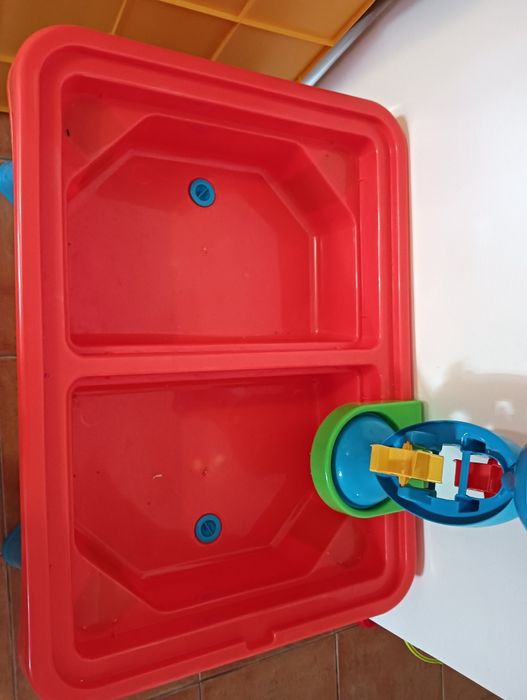 Mesa multifunções para criança - como nova