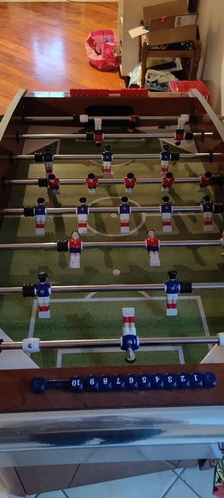 Drewniany stol do piłkarzyków piłkarzyki