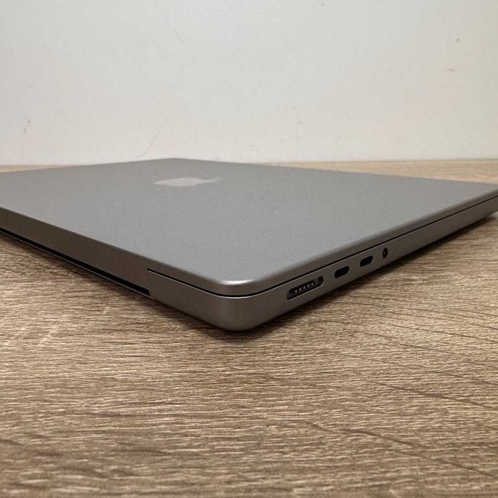Macbook Pro 14" 2023 M2 Pro / 32Gb / SSD 1000Gb акб:100% (M1420)